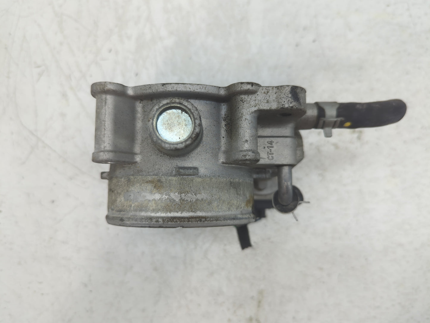 2013-2018 Hyundai Santa Fe Throttle Body P/N:35100-3CAA0 Fits Fits 2012 2013 2014 2015 2016 2017 2018 OEM Used Auto Parts - 