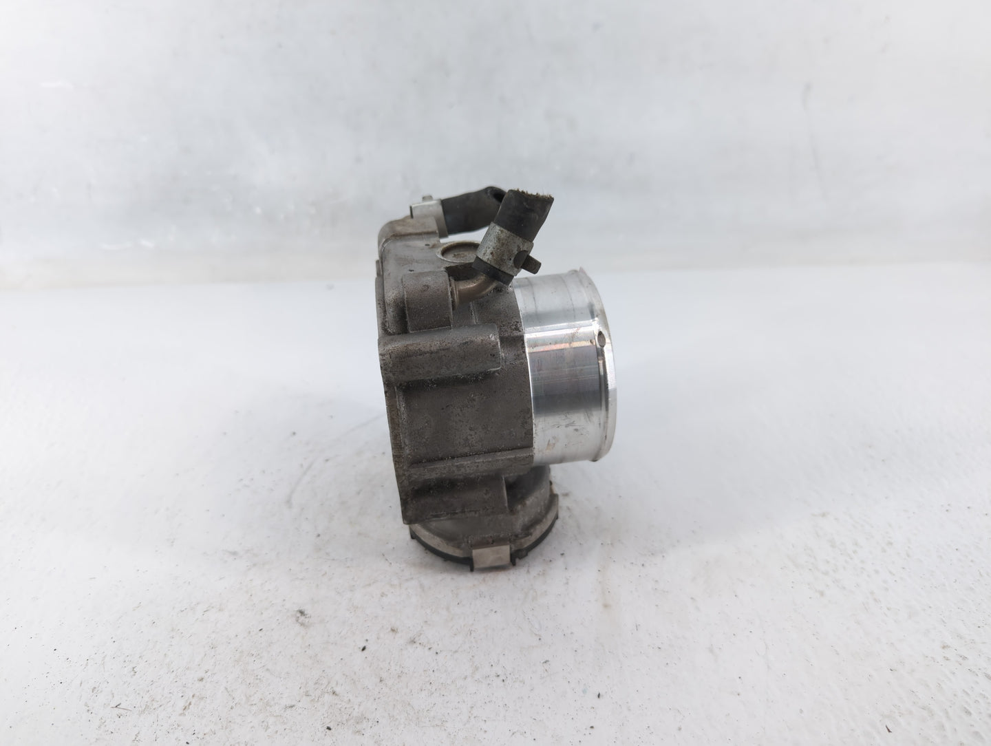 2019-2020 Hyundai Santa Fe Throttle Body P/N:35100-2G600 Fits Fits 2015 2016 2017 2018 2019 2020 2021 OEM Used Auto Parts - 