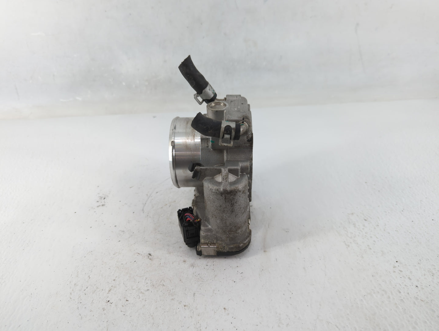 2019-2020 Hyundai Santa Fe Throttle Body P/N:35100-2G600 Fits Fits 2015 2016 2017 2018 2019 2020 2021 OEM Used Auto Parts - 