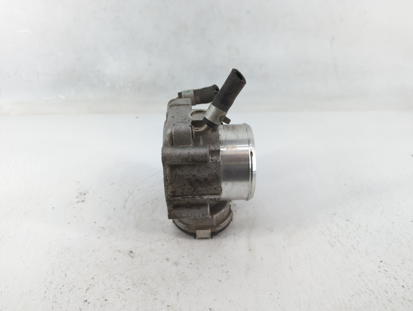 2019-2020 Hyundai Santa Fe Throttle Body P/N:35100-2G600 Fits Fits 2015 2016 2017 2018 2019 2020 2021 OEM Used Auto Parts - 