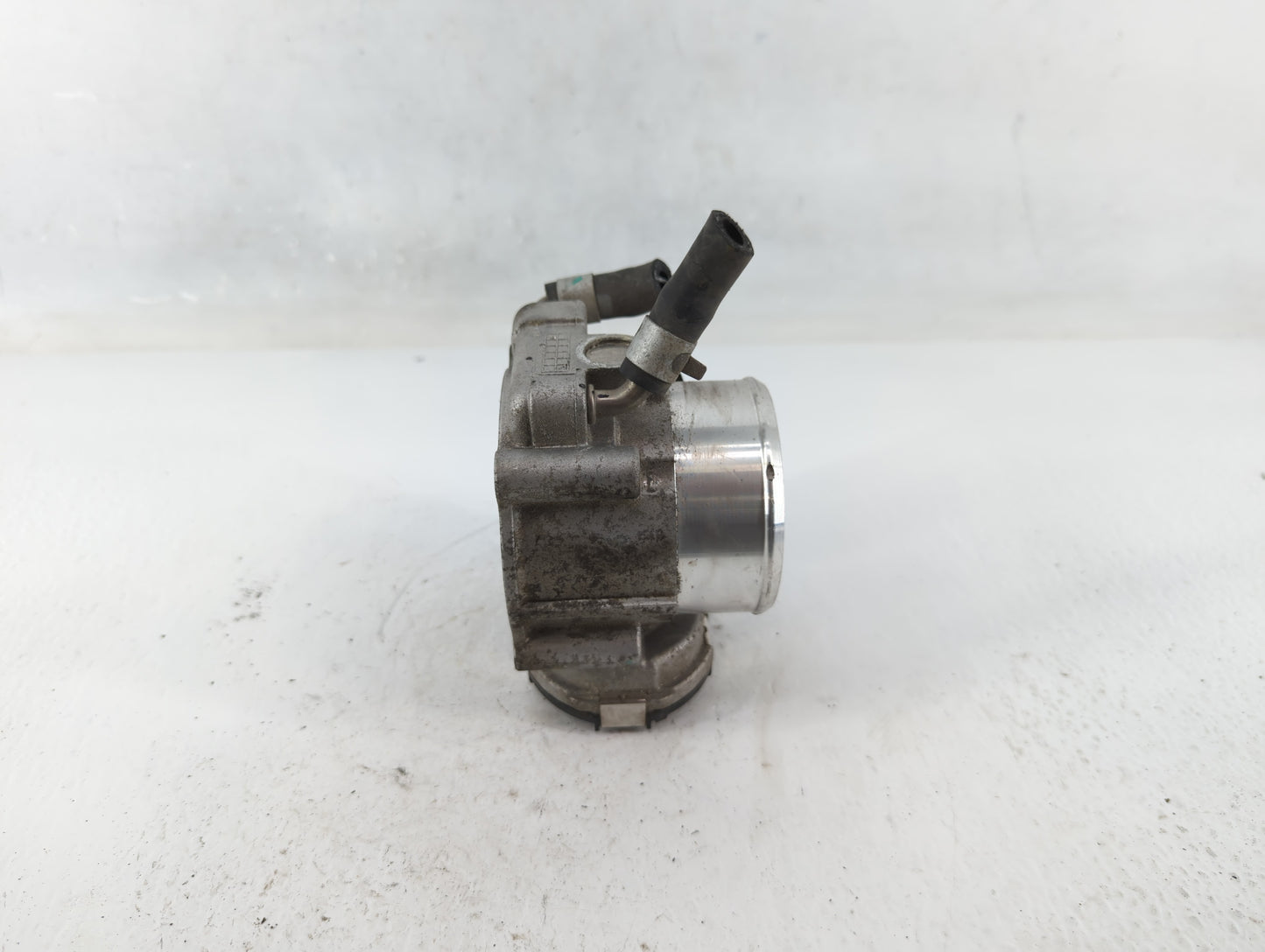 2019-2020 Hyundai Santa Fe Throttle Body P/N:35100-2G600 Fits Fits 2015 2016 2017 2018 2019 2020 2021 OEM Used Auto Parts - 