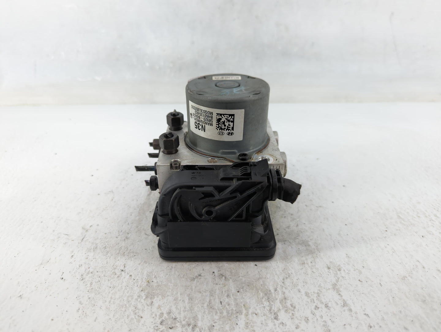 2017-2018 Hyundai Santa Fe ABS Pump Control Module Replacement P/N:58920-B8AC0 Fits Fits 2017 2018 OEM Used Auto Parts - Oem