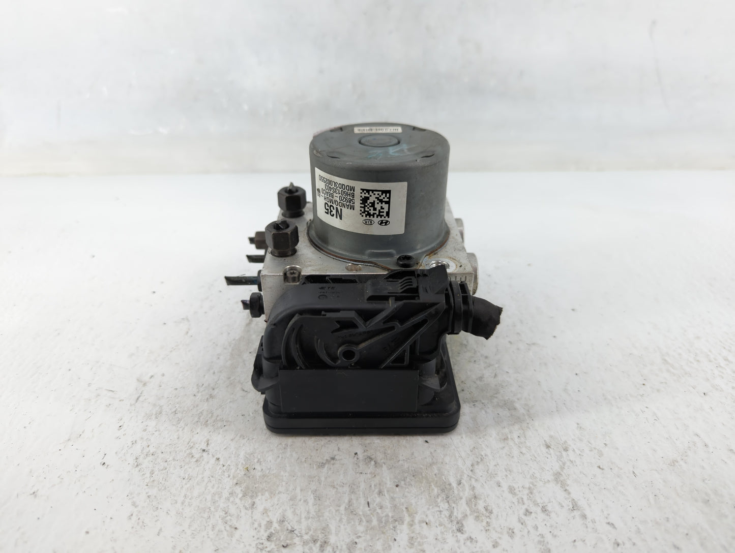 2017-2018 Hyundai Santa Fe ABS Pump Control Module Replacement P/N:58920-B8AC0 Fits Fits 2017 2018 OEM Used Auto Parts - Oem