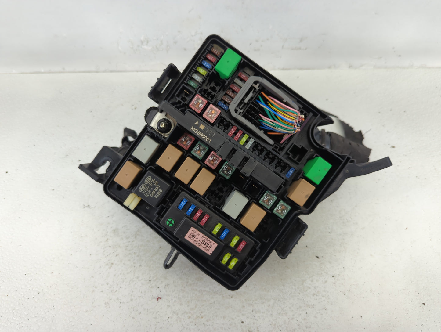 2018 Hyundai Santa Fe Fusebox Fuse Box Panel Relay Module P/N:A 15456D0108 91951-2W100 Fits OEM Used Auto Parts - Oemusedaut