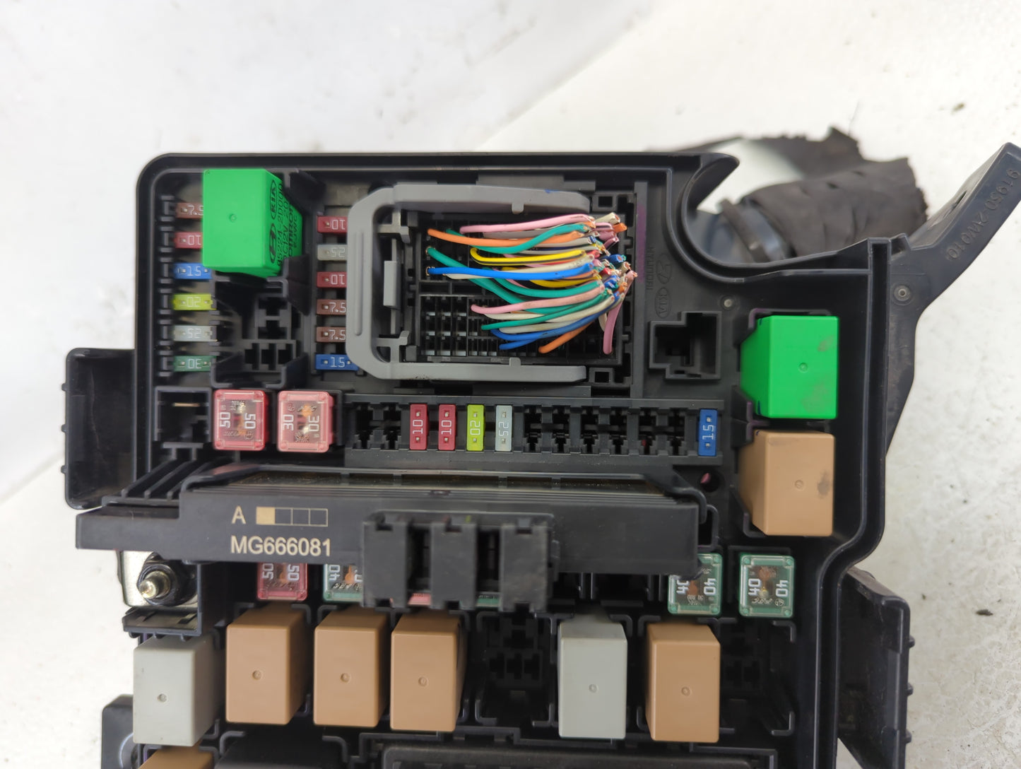 2018 Hyundai Santa Fe Fusebox Fuse Box Panel Relay Module P/N:A 15456D0108 91951-2W100 Fits OEM Used Auto Parts - Oemusedaut