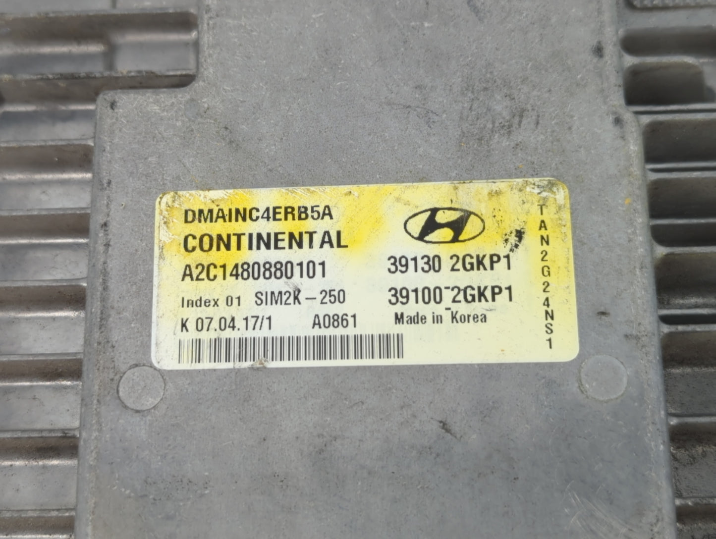 2018 Hyundai Santa Fe PCM Engine Control Computer ECU ECM PCU OEM P/N:39130-2GKP1 Fits OEM Used Auto Parts - Oemusedautopart