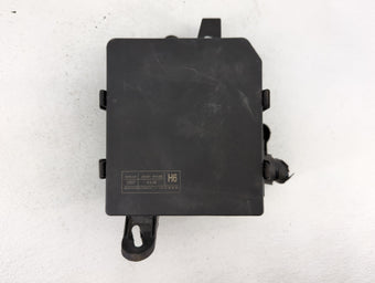 compare product 2018 Hyundai Santa Fe Fusebox Fuse Box Panel Relay Module P/N:284B7-3RA3B Fits OEM Used Auto Parts