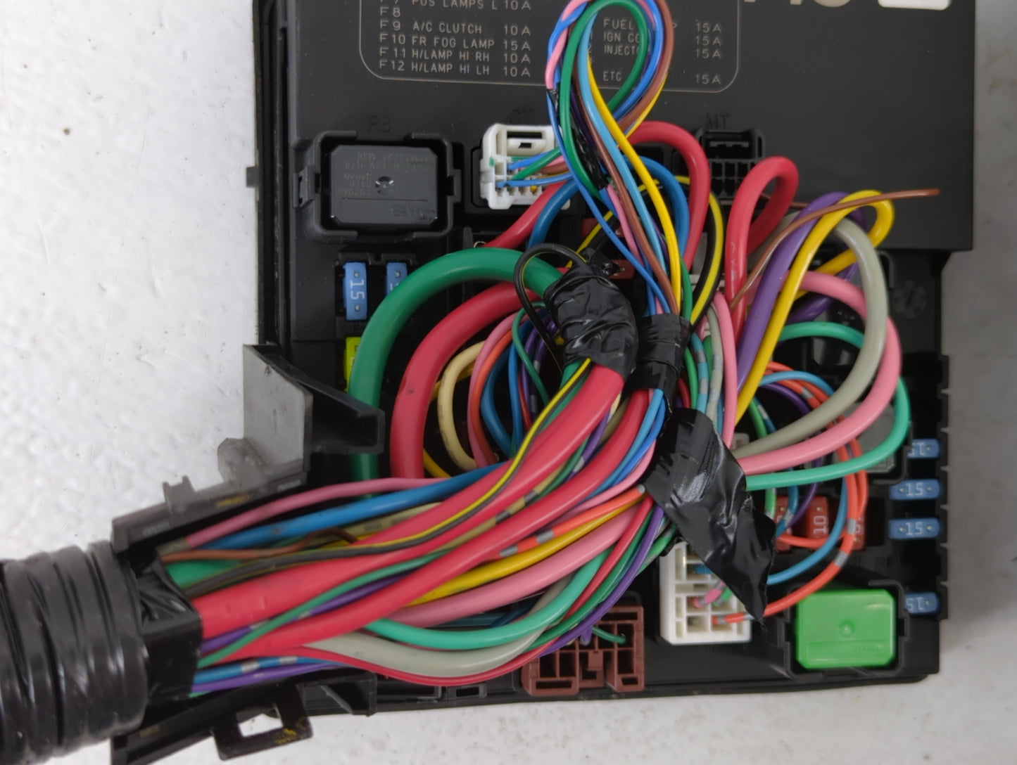 2018 Hyundai Santa Fe Fusebox Fuse Box Panel Relay Module P/N:284B7-3RA3B Fits OEM Used Auto Parts - Oemusedautoparts1.com