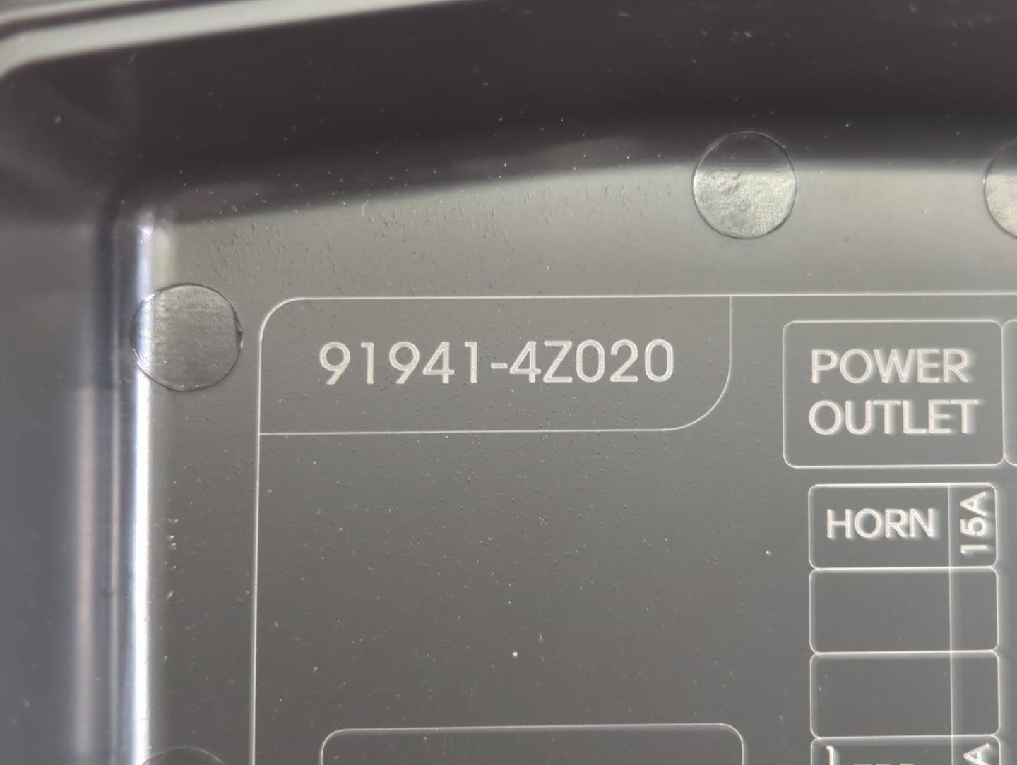 2018 Hyundai Santa Fe Fusebox Fuse Box Panel Relay Module P/N:91941-4Z020 Fits OEM Used Auto Parts - Oemusedautoparts1.com