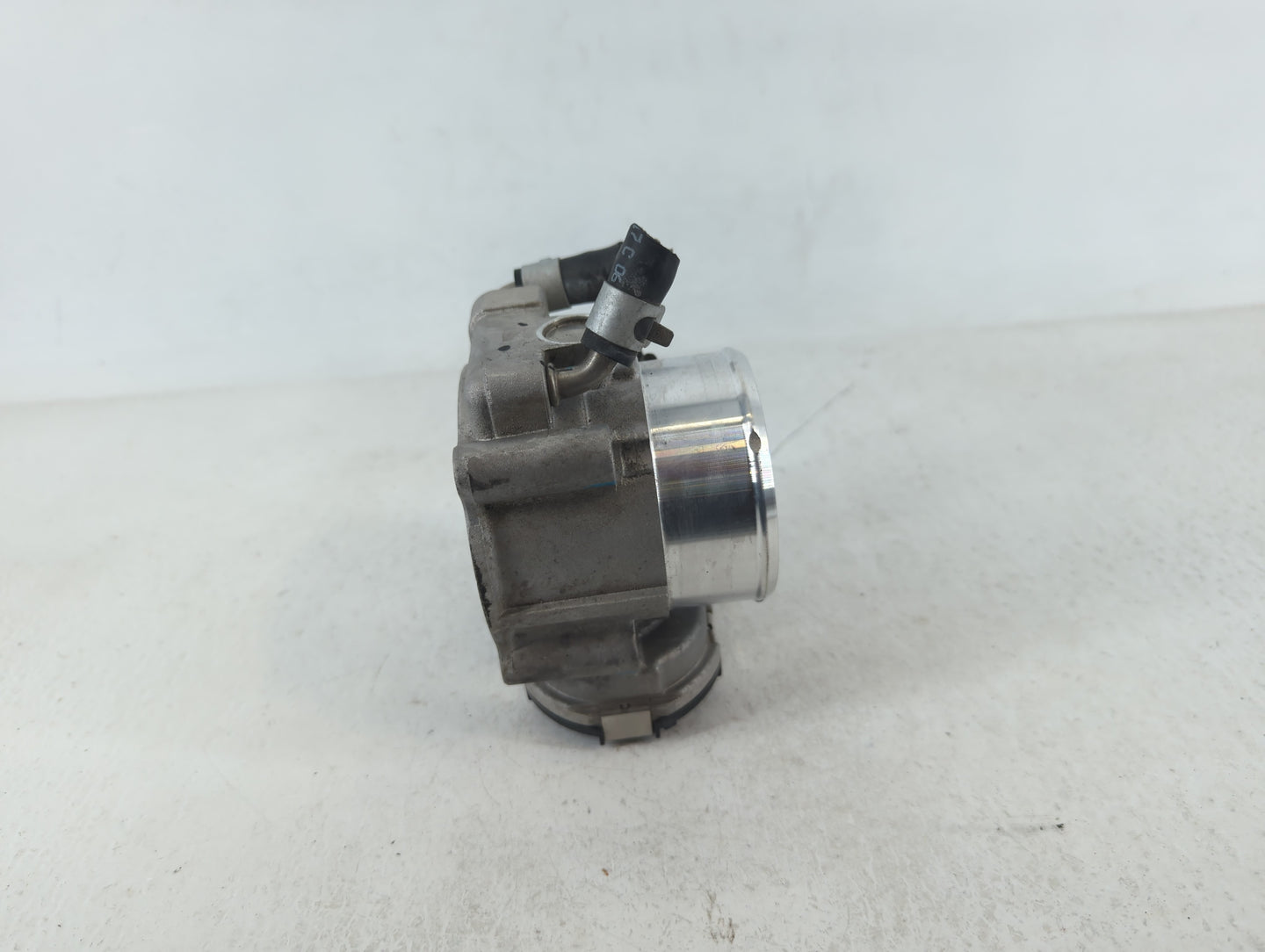 2019-2020 Hyundai Santa Fe Throttle Body P/N:35100-2G600 Fits Fits 2015 2016 2017 2018 2019 2020 2021 OEM Used Auto Parts - 