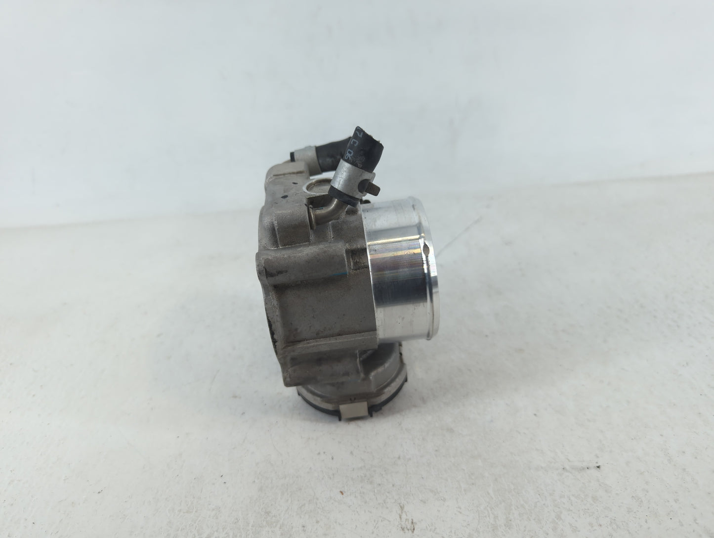 2019-2020 Hyundai Santa Fe Throttle Body P/N:35100-2G600 Fits Fits 2015 2016 2017 2018 2019 2020 2021 OEM Used Auto Parts - 