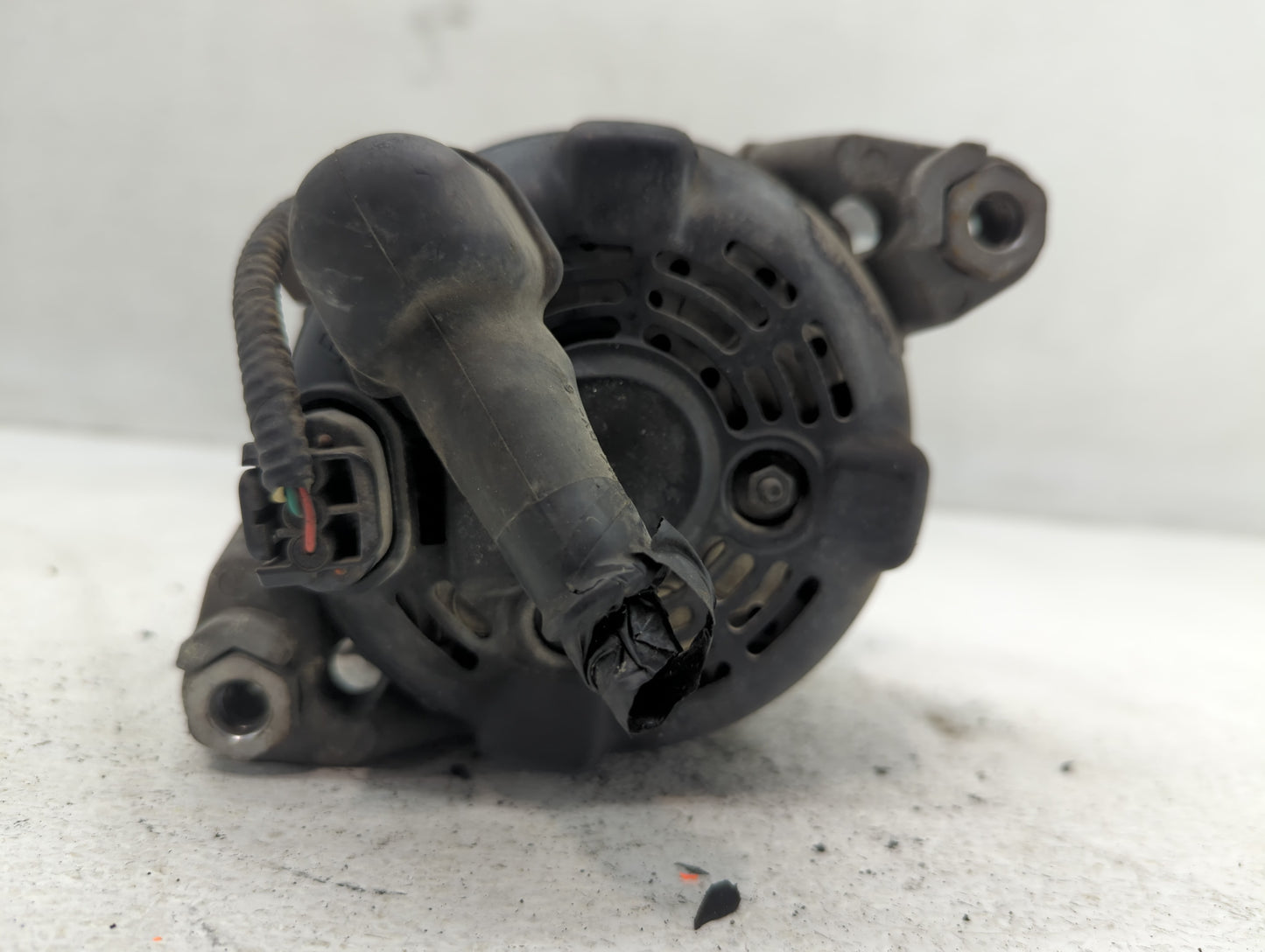 2019-2020 Hyundai Santa Fe Alternator Replacement Generator Charging Assembly Engine OEM P/N:37300-2G061 Fits OEM Used Auto 