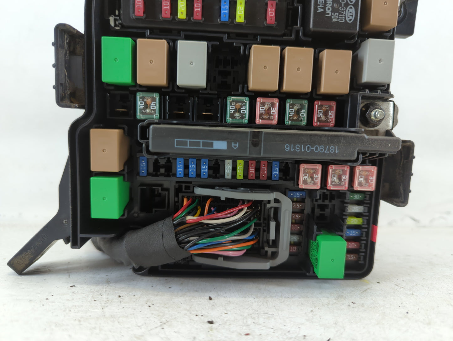2017-2019 Hyundai Santa Fe Fusebox Fuse Box Panel Relay Module P/N:91311 B8010 Fits Fits 2017 2018 2019 OEM Used Auto Parts 