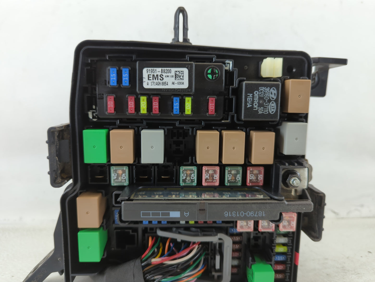 2017-2019 Hyundai Santa Fe Fusebox Fuse Box Panel Relay Module P/N:91311 B8010 Fits Fits 2017 2018 2019 OEM Used Auto Parts 