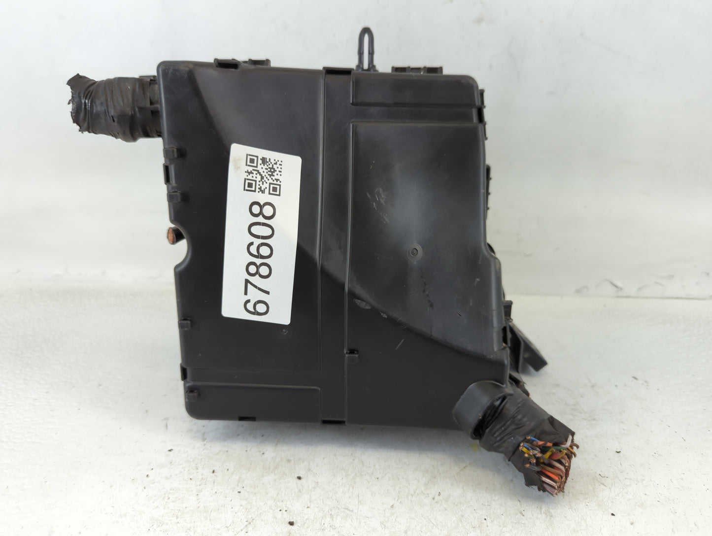 2017-2019 Hyundai Santa Fe Fusebox Fuse Box Panel Relay Module P/N:91311 B8010 Fits Fits 2017 2018 2019 OEM Used Auto Parts 