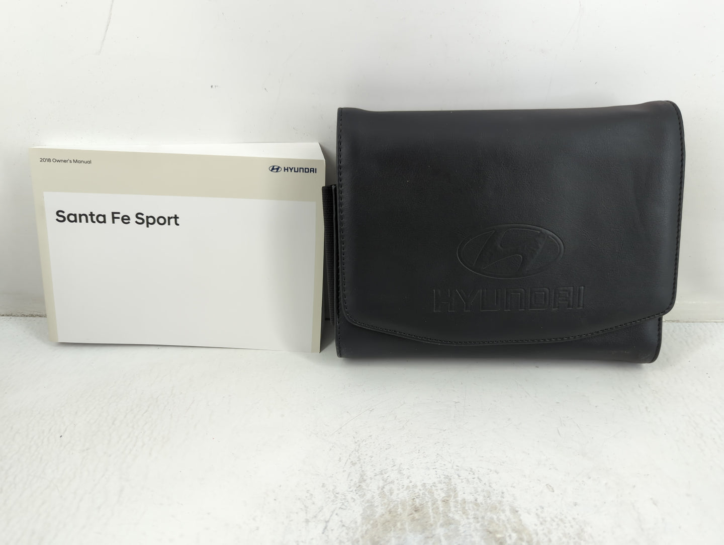 2018 Hyundai Santa Fe Owners Manual Book Guide P/N:J2W0-EU7NC OEM Used Auto Parts - Oemusedautoparts1.com