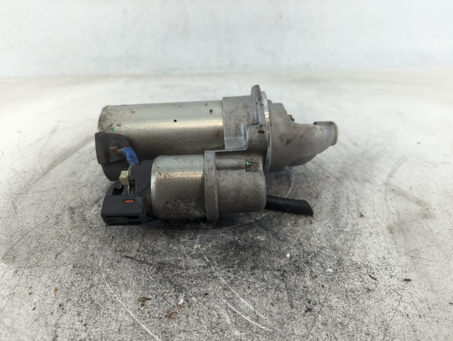 2017-2018 Hyundai Santa Fe Car Starter Motor Solenoid OEM P/N:8000743 Fits Fits 2015 2016 2017 2018 2019 2020 OEM Used Auto 