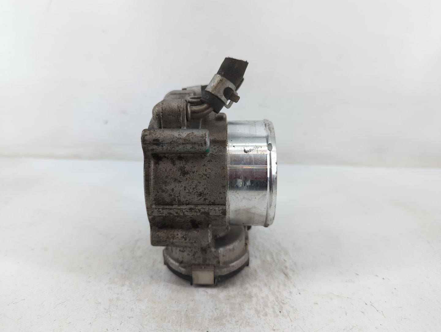 2019-2020 Hyundai Santa Fe Throttle Body P/N:35100-2G600 Fits Fits 2015 2016 2017 2018 2019 2020 2021 OEM Used Auto Parts - 