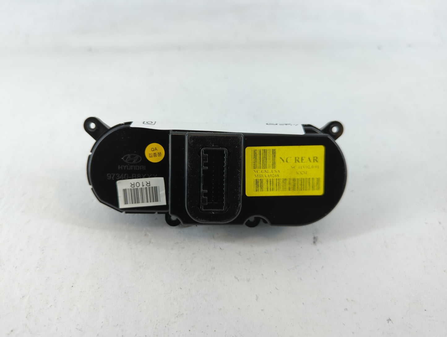 2013-2018 Hyundai Santa Fe Climate Control Module Temperature AC/Heater Replacement P/N:MIHAA0268 Fits OEM Used Auto Parts -