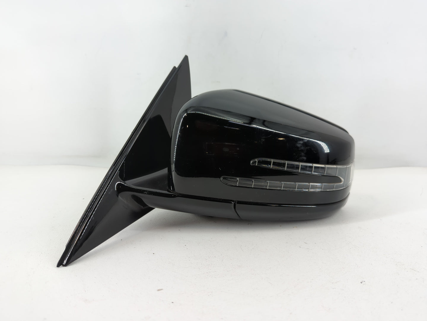 2017-2018 Hyundai Santa Fe Driver Side View Mirror - Left Door Mirror OEM Used - Oemusedautoparts1.com