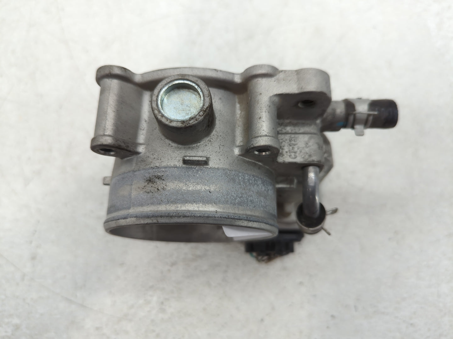 2013-2018 Hyundai Santa Fe Throttle Body P/N:35100-3CAA0 Fits Fits 2012 2013 2014 2015 2016 2017 2018 OEM Used Auto Parts - 