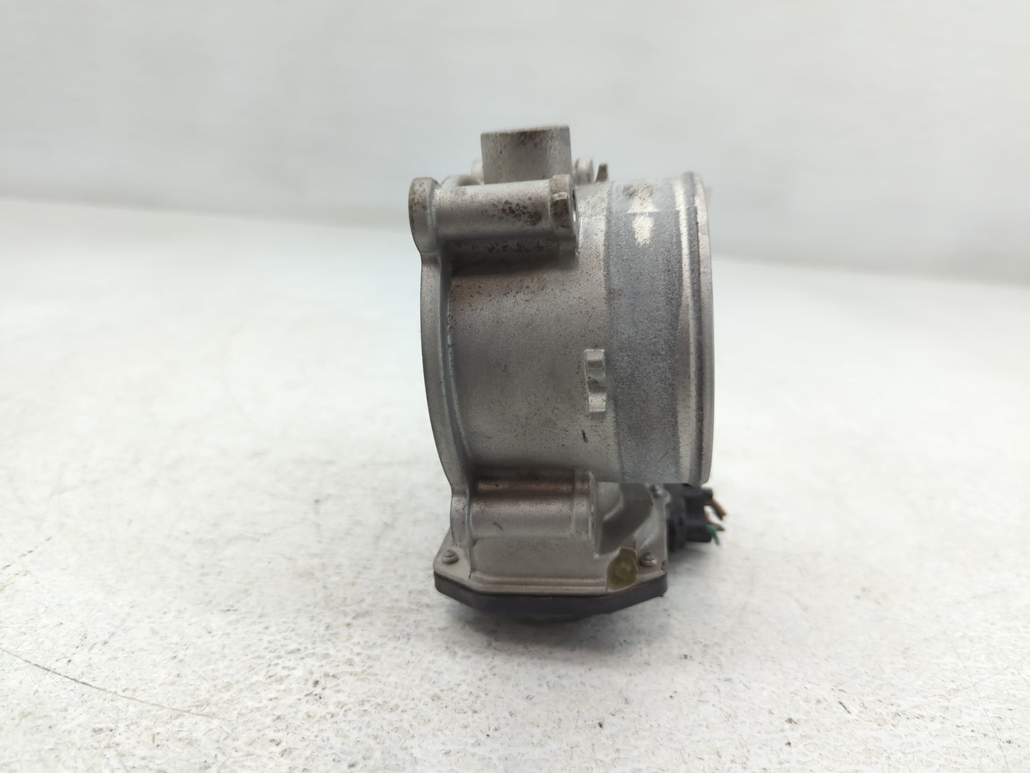 2013-2018 Hyundai Santa Fe Throttle Body P/N:35100-3CAA0 Fits Fits 2012 2013 2014 2015 2016 2017 2018 OEM Used Auto Parts - 