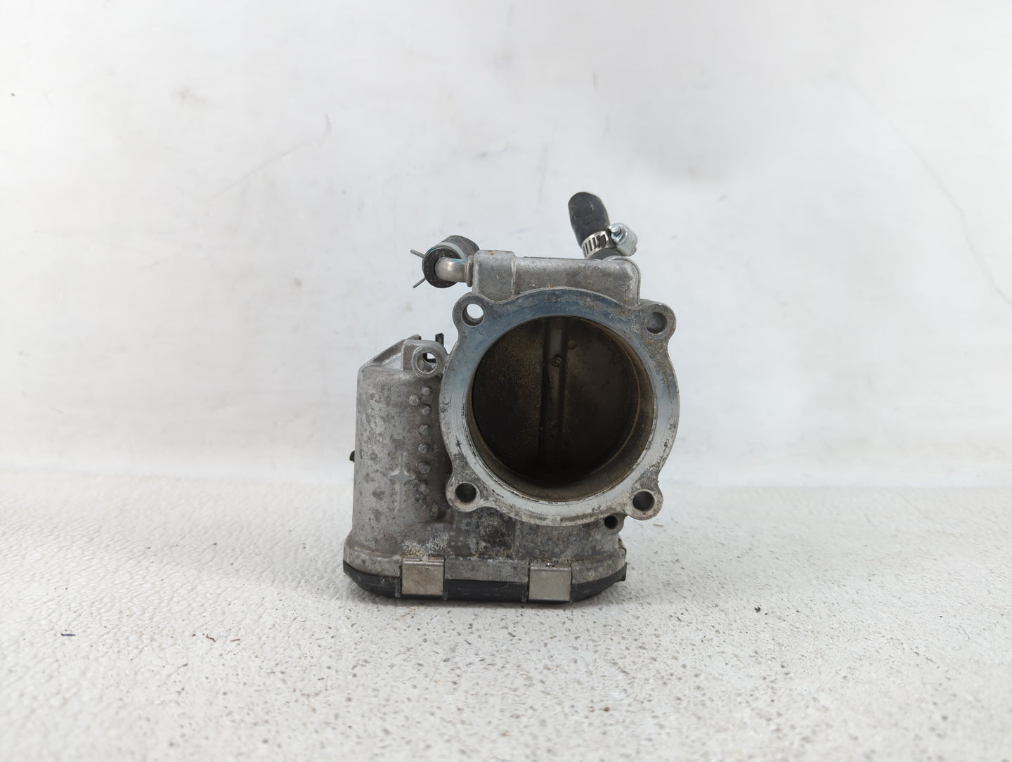 2018 Hyundai Santa Fe Sport Throttle Body P/N:0 280 750 618 35100-2G600 Fits Fits 2015 2016 2017 2019 OEM Used Auto Parts - 