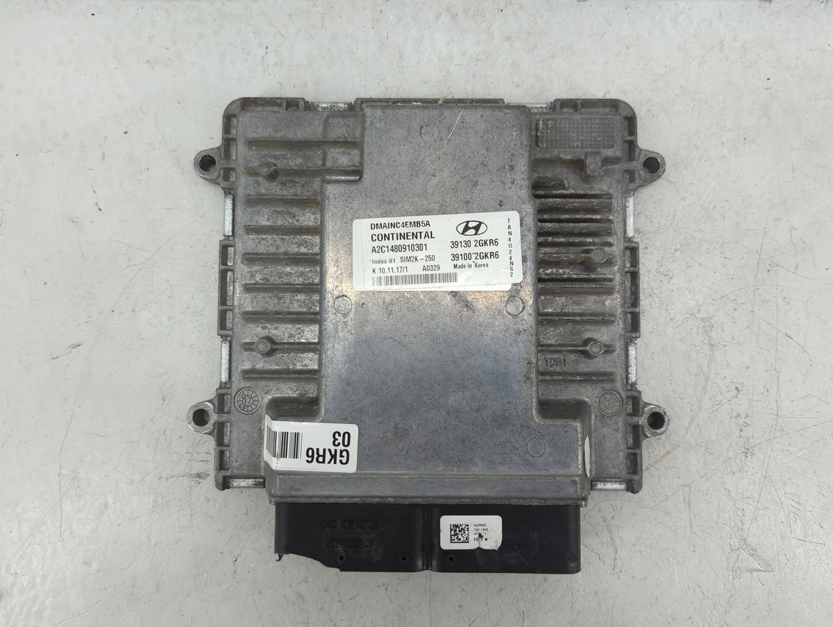 2018 Hyundai Santa Fe Sport PCM Engine Control Computer ECU ECM PCU OEM P/N:39130 2GKR6 39100 2GKR6 OEM Used Auto Parts - Oe