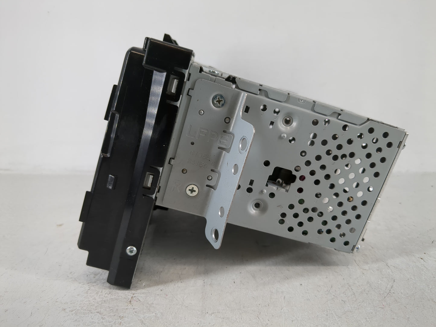 2018-2019 Hyundai Sonata Radio AM FM Cd Player Receiver Replacement P/N:96160C2UA04X Fits Fits 2018 2019 OEM Used Auto Parts