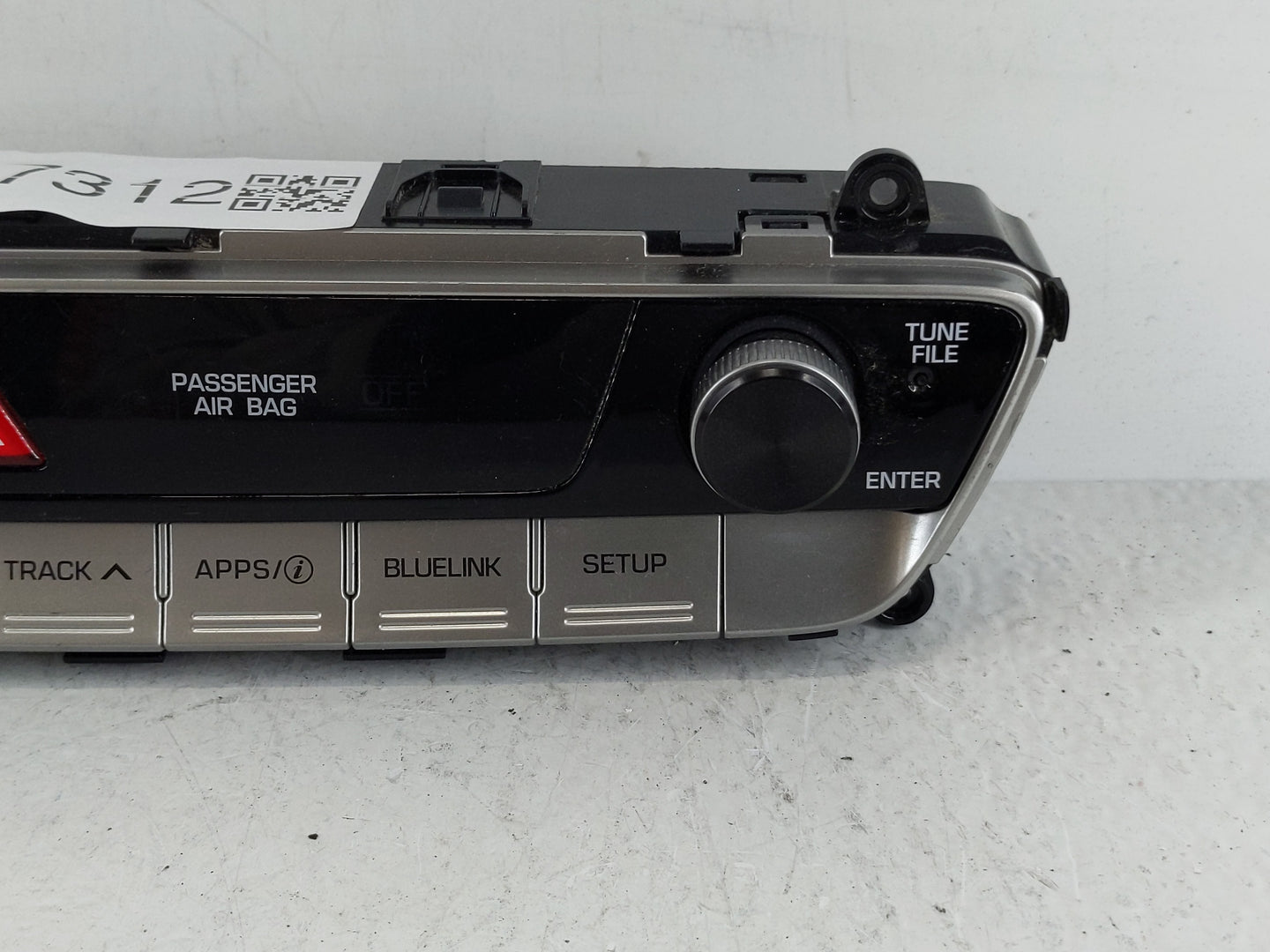 2018-2019 Hyundai Sonata Radio AM FM Cd Player Receiver Replacement P/N:94510-C2AA0 Fits Fits 2018 2019 OEM Used Auto Parts 
