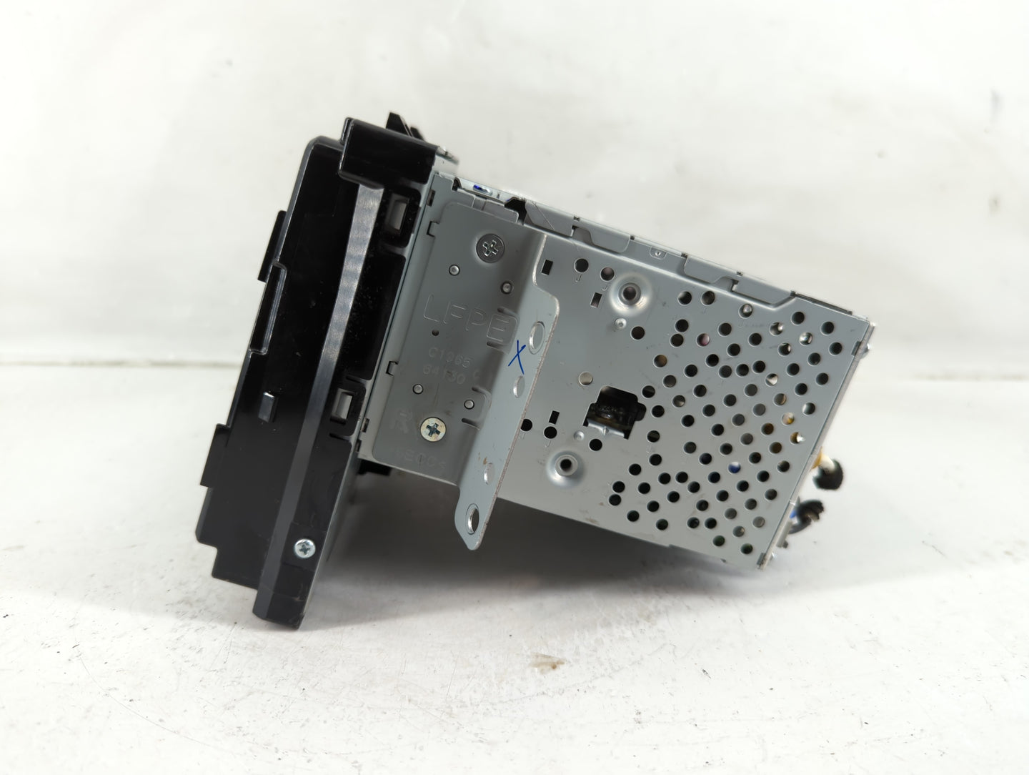 2018-2019 Hyundai Sonata Radio AM FM Cd Player Receiver Replacement P/N:96160C2UB04X Fits Fits 2018 2019 OEM Used Auto Parts