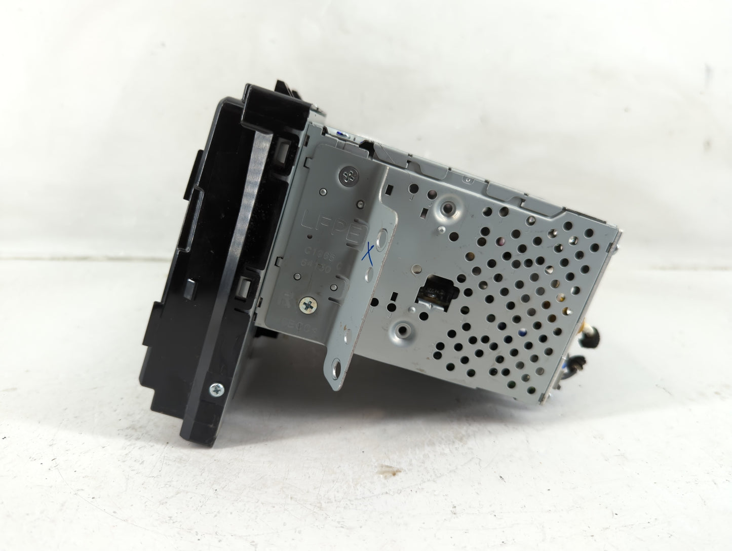 2018-2019 Hyundai Sonata Radio AM FM Cd Player Receiver Replacement P/N:96160C2UB04X Fits Fits 2018 2019 OEM Used Auto Parts