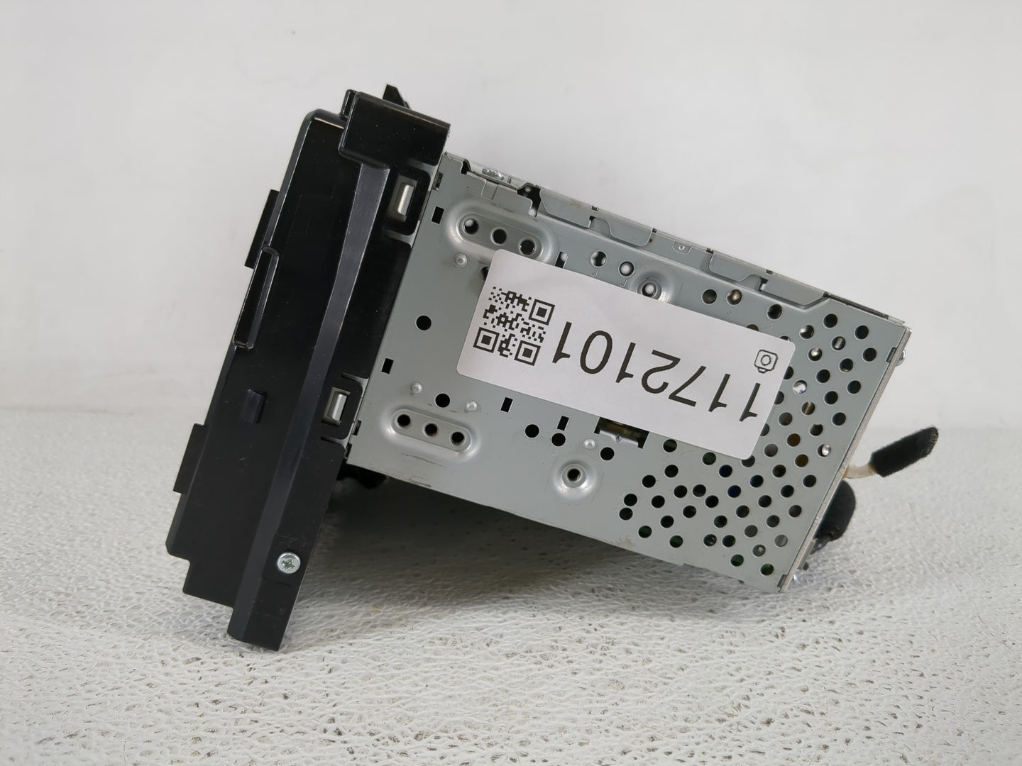 2018-2019 Hyundai Sonata Radio AM FM Cd Player Receiver Replacement P/N:96160C2UB04X Fits Fits 2018 2019 OEM Used Auto Parts