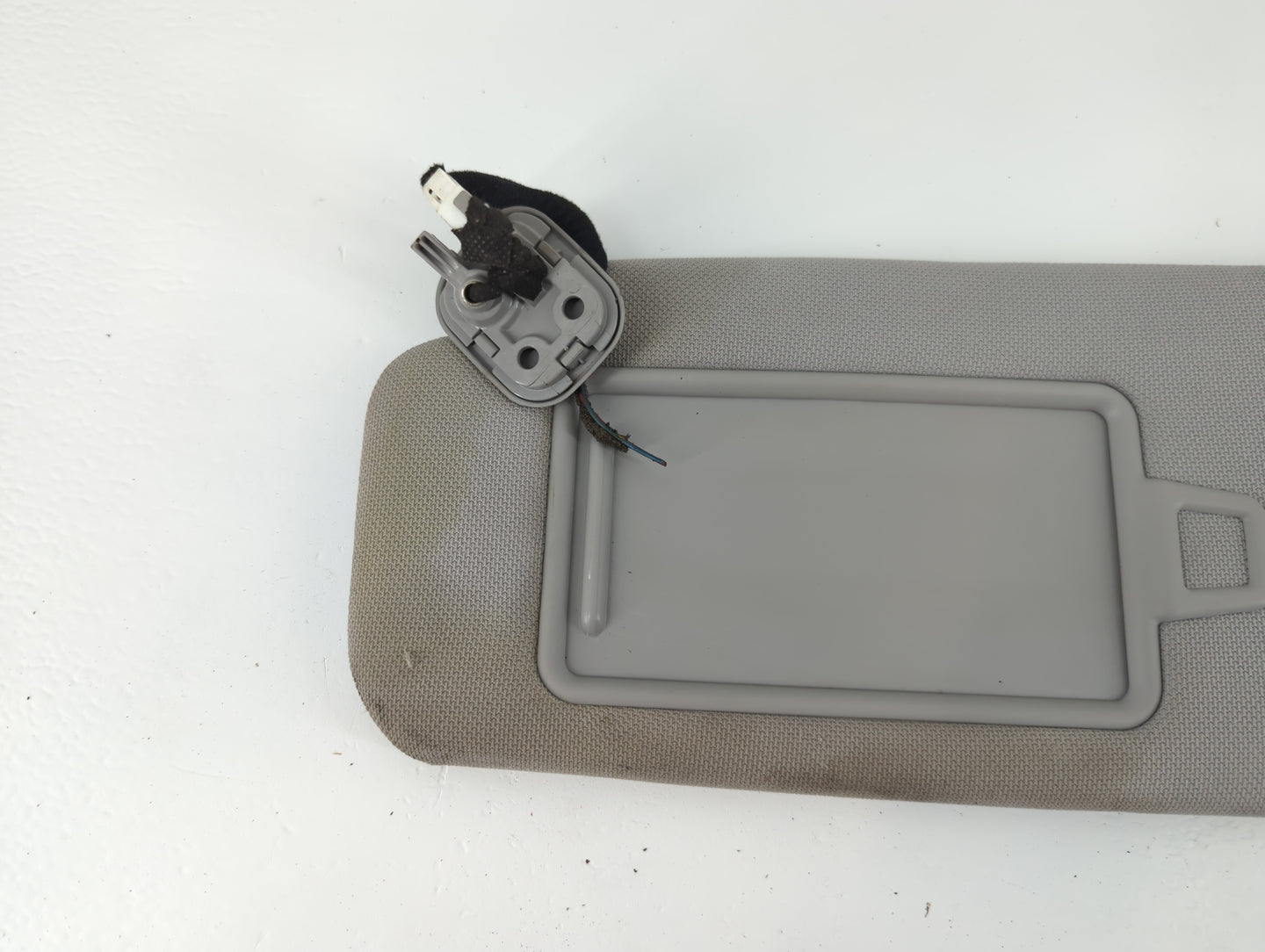 2015-2019 Hyundai Sonata Sun Visor Shade Replacement Driver Left Mirror Fits Fits 2015 2016 2017 2018 2019 OEM Used Auto Par
