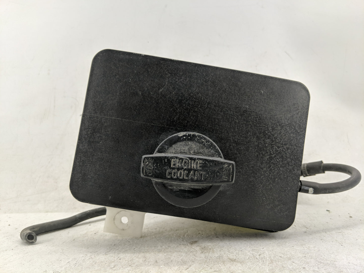2015-2019 Hyundai Sonata Radiator Coolant Overflow Expansion Tank Bottle - Oemusedautoparts1.com