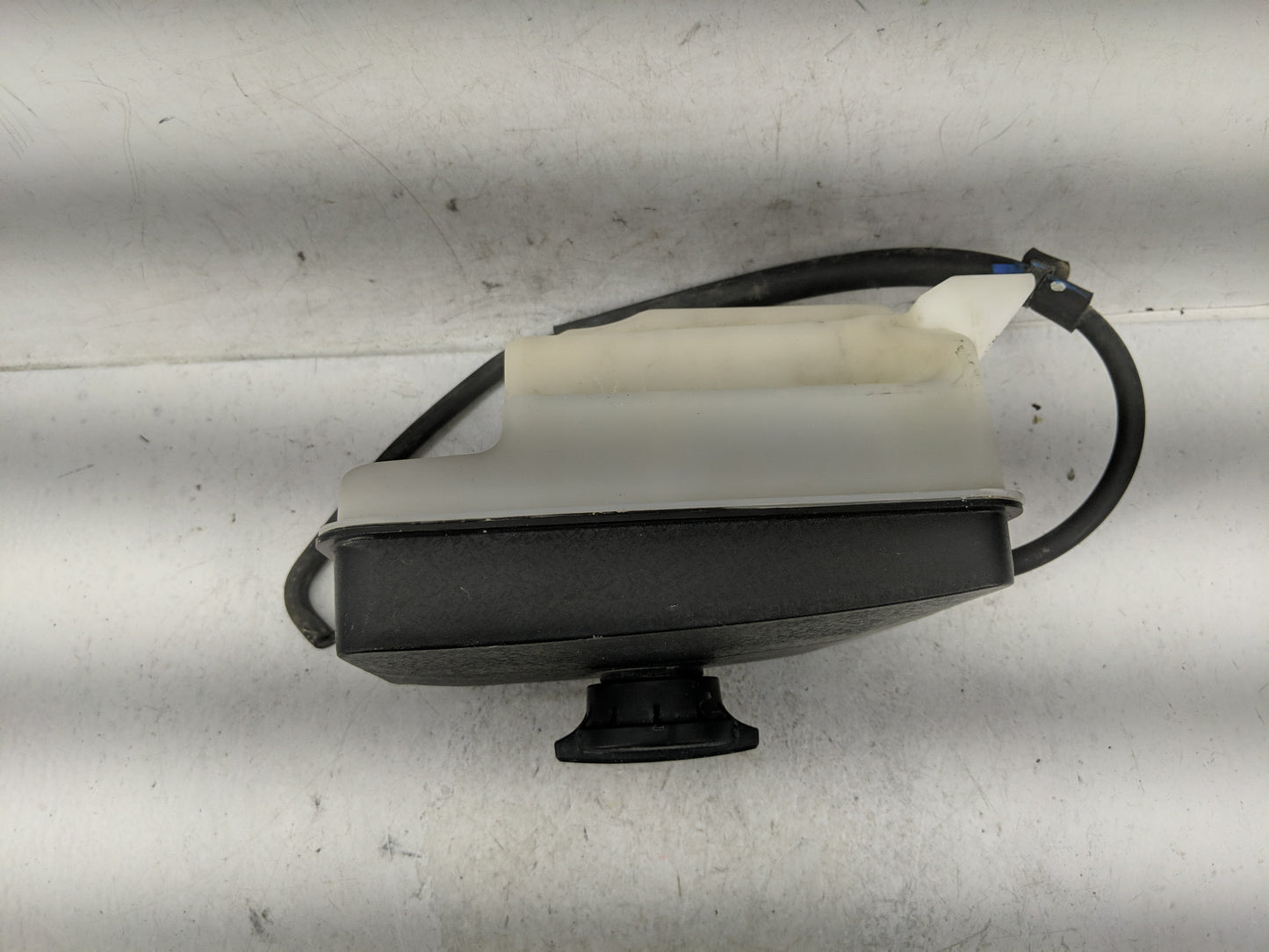 2015-2019 Hyundai Sonata Radiator Coolant Overflow Expansion Tank Bottle - Oemusedautoparts1.com