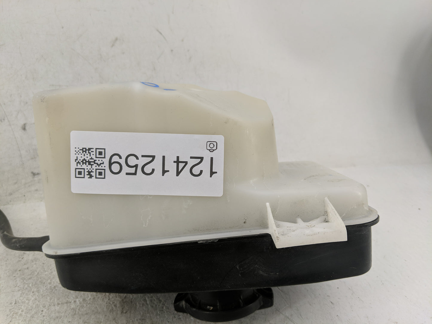 2015-2019 Hyundai Sonata Radiator Coolant Overflow Expansion Tank Bottle 1241259 - Oemusedautoparts1.com