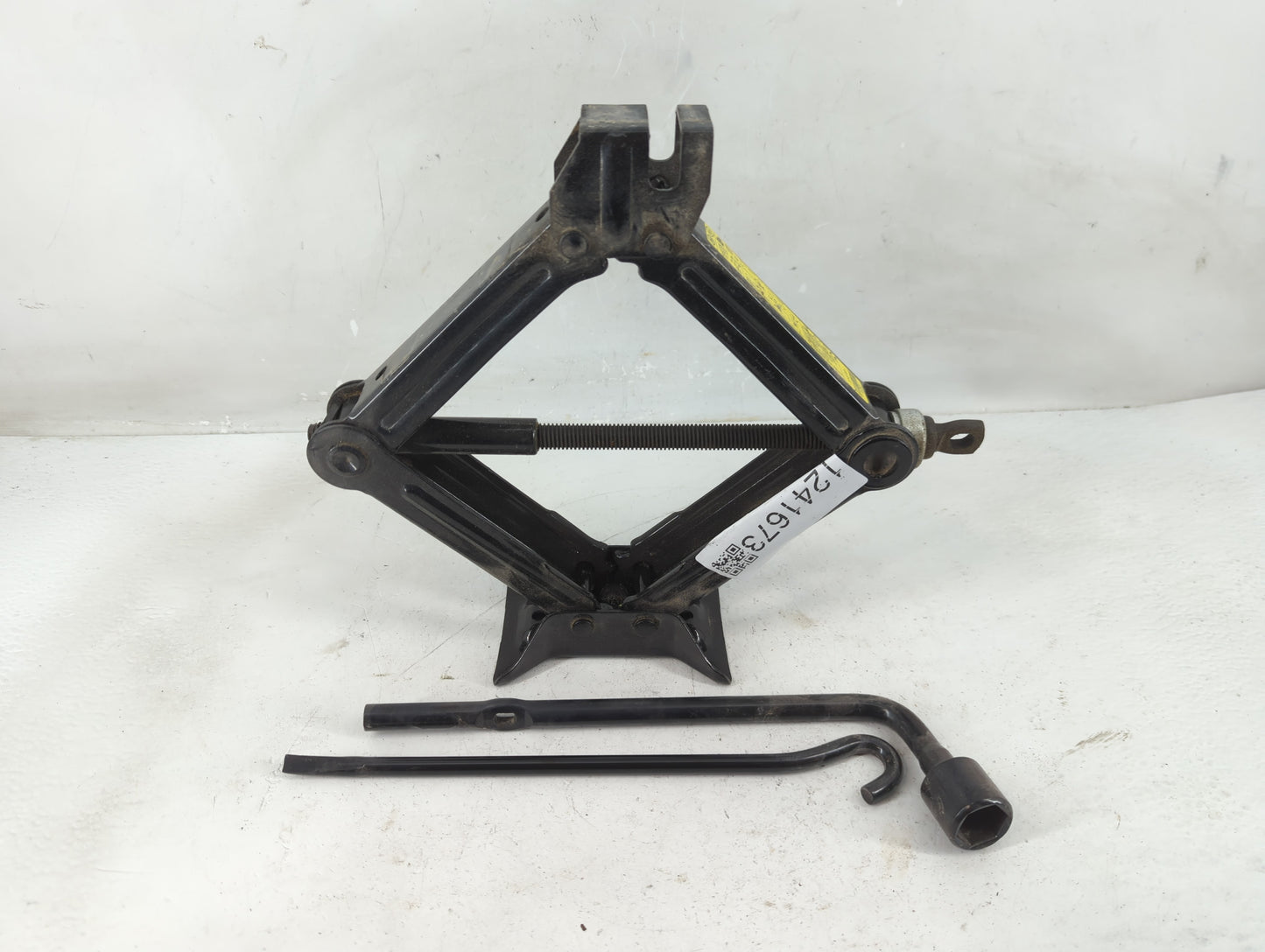 2018 Hyundai Sonata Spare Scissor Car Jack - Oemusedautoparts1.com