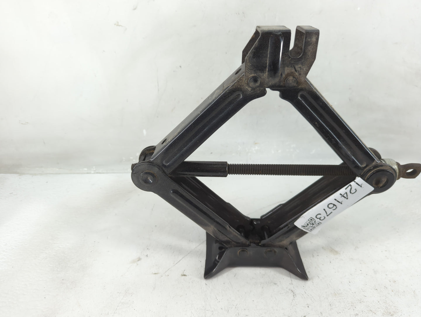 2018 Hyundai Sonata Spare Scissor Car Jack - Oemusedautoparts1.com