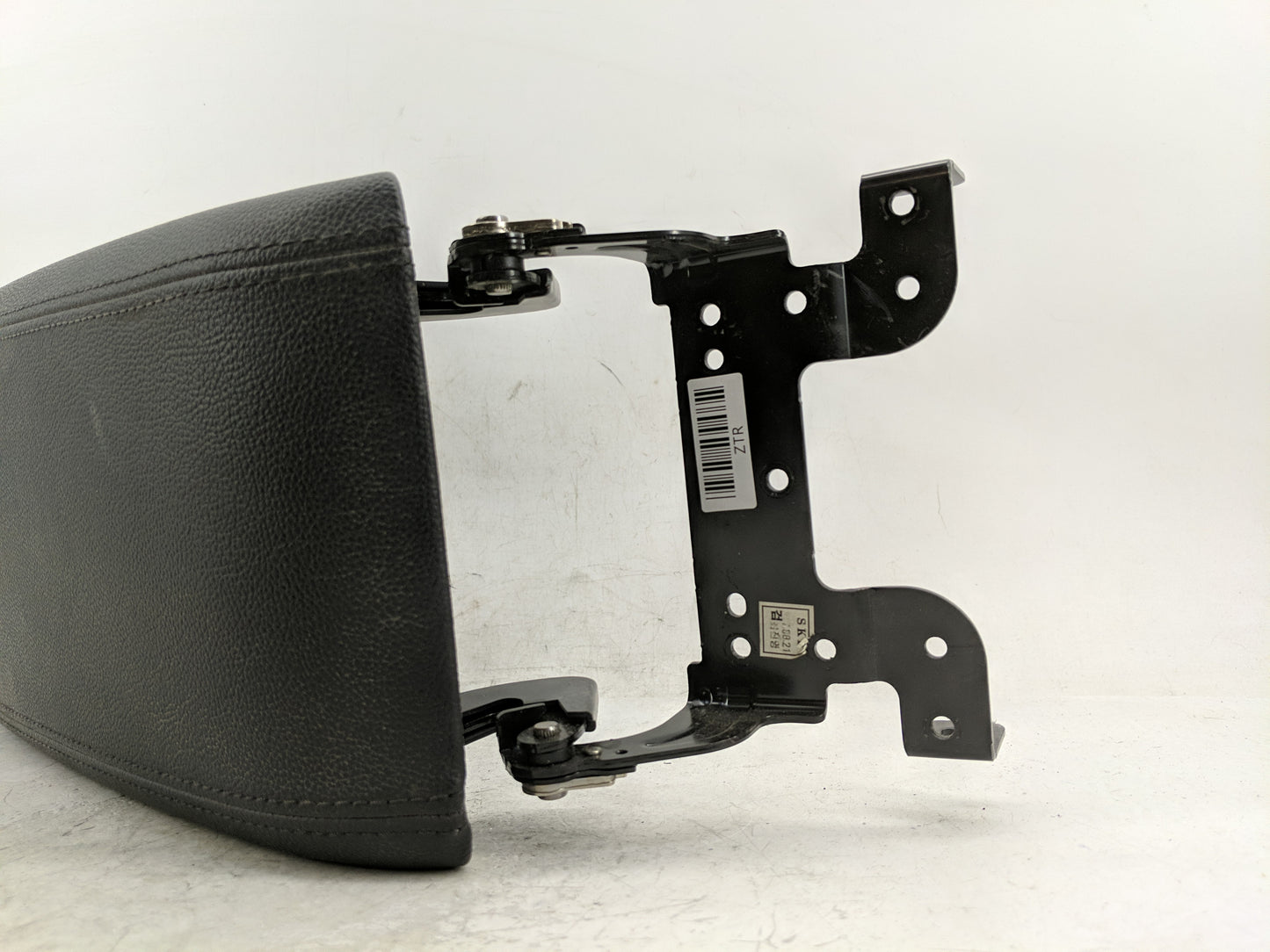 2018 Hyundai Sonata Center Console Armrest Cover Lid Fits OEM Used Auto Parts - Oemusedautoparts1.com