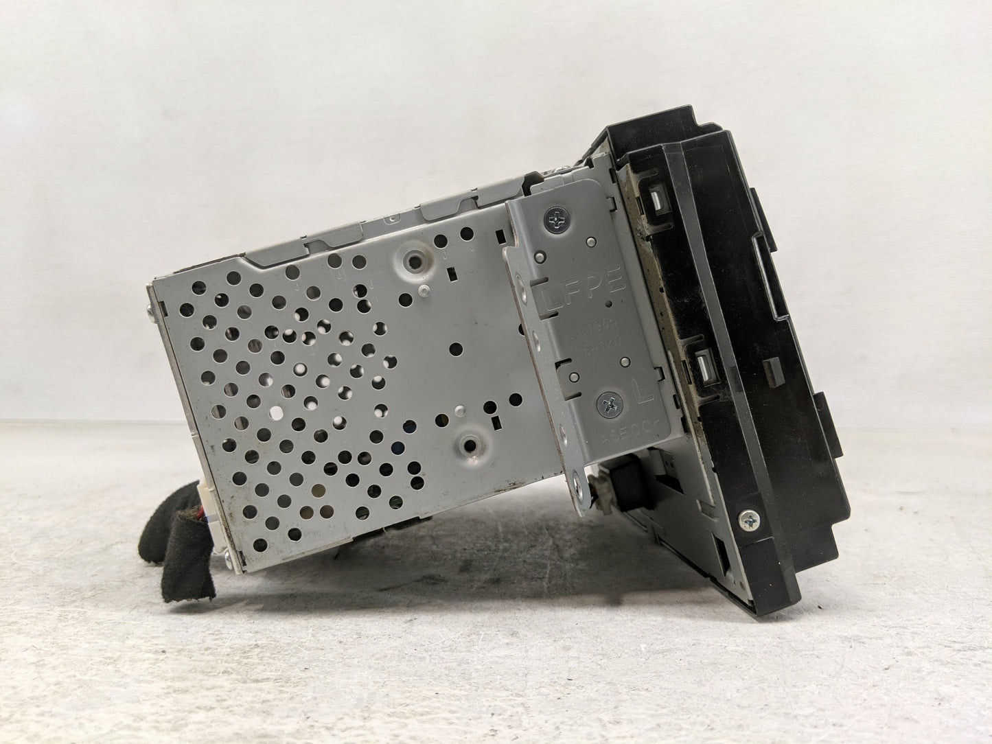2018-2019 Hyundai Sonata Radio AM FM Cd Player Receiver Replacement P/N:96160C2UA04X Fits Fits 2018 2019 OEM Used Auto Parts