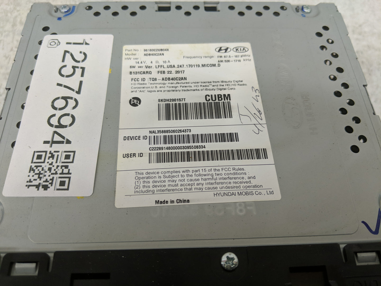 2018-2019 Hyundai Sonata Radio AM FM Cd Player Receiver Replacement P/N:96160C2UB04X Fits Fits 2018 2019 OEM Used Auto Parts