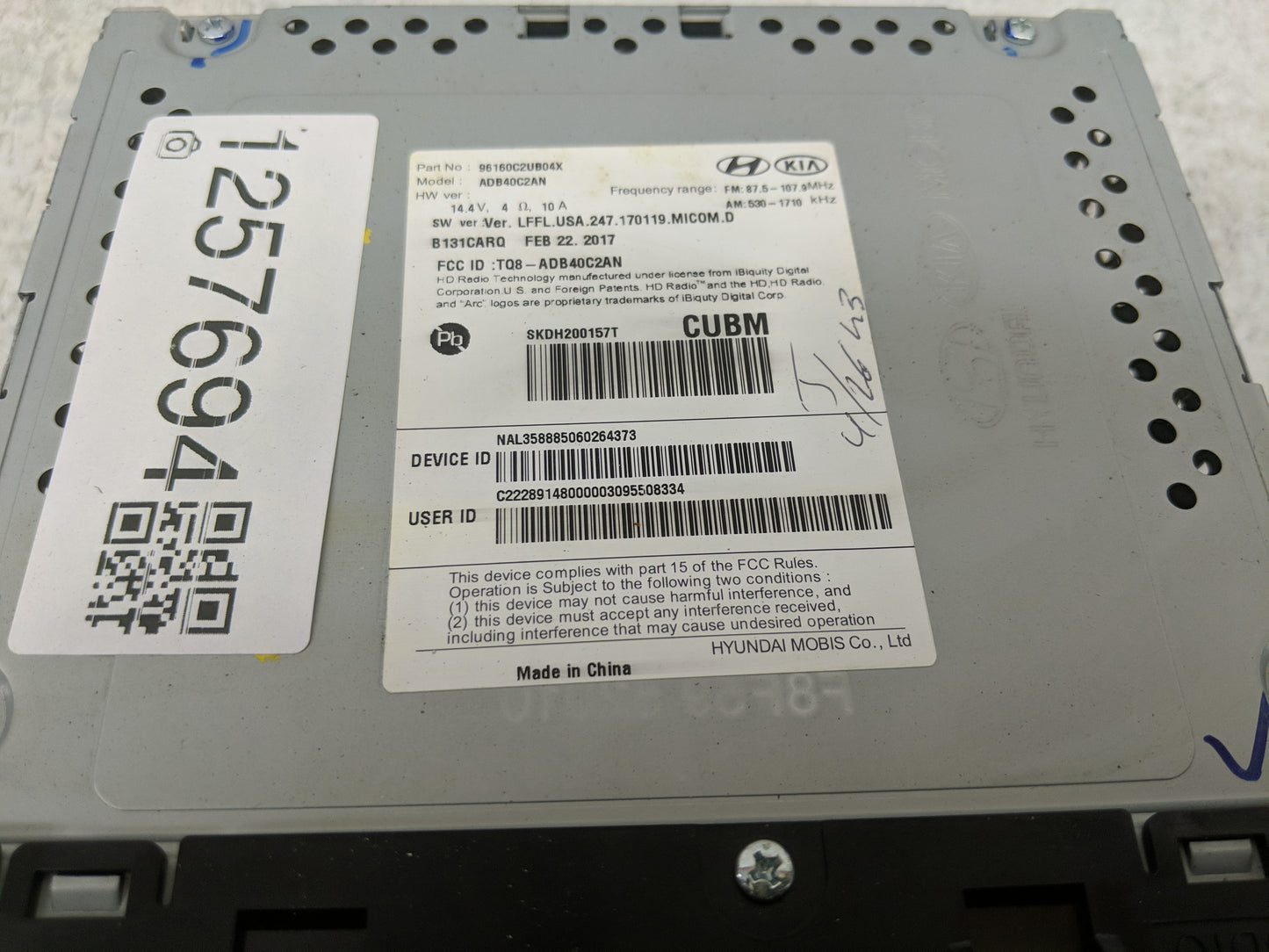 2018-2019 Hyundai Sonata Radio AM FM Cd Player Receiver Replacement P/N:96160C2UB04X Fits Fits 2018 2019 OEM Used Auto Parts