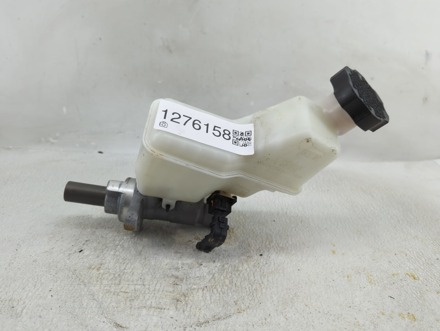 2015-2019 Hyundai Sonata Brake Master Cylinder 1276158 - Oemusedautoparts1.com