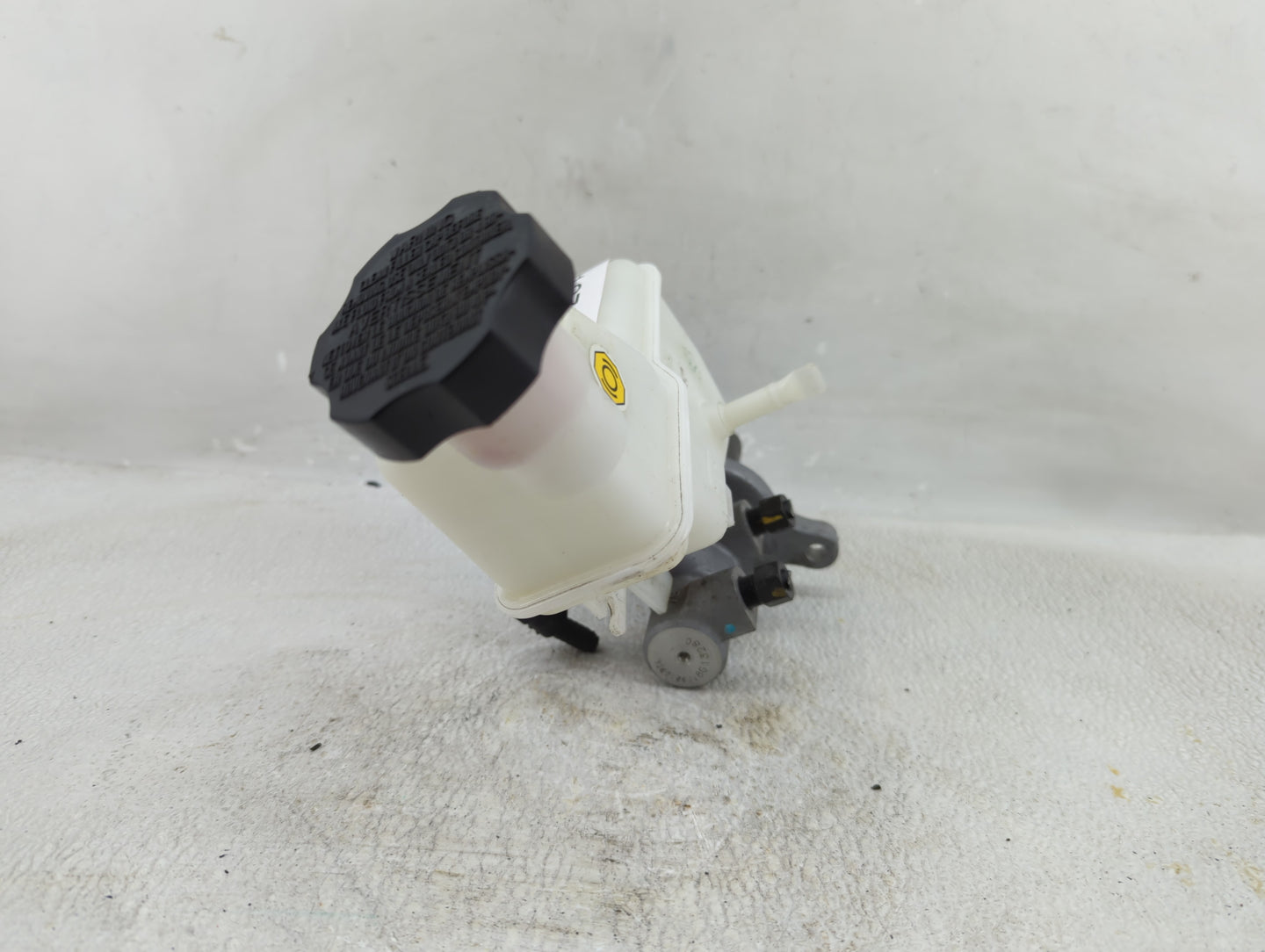 2015-2019 Hyundai Sonata Brake Master Cylinder 1276158 - Oemusedautoparts1.com