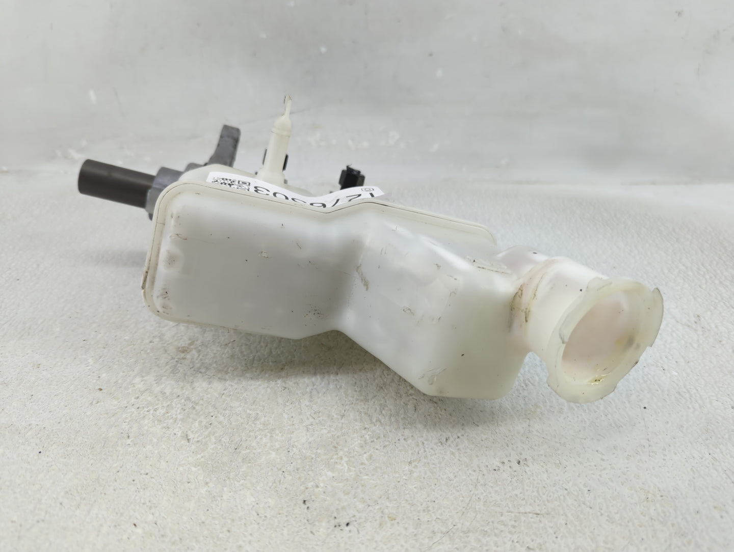 2015-2019 Hyundai Sonata Brake Master Cylinder - Oemusedautoparts1.com