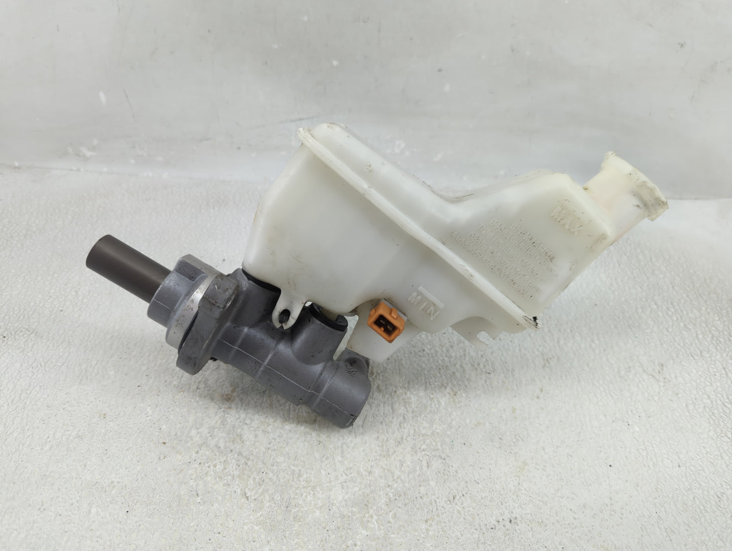 2015-2019 Hyundai Sonata Brake Master Cylinder - Oemusedautoparts1.com