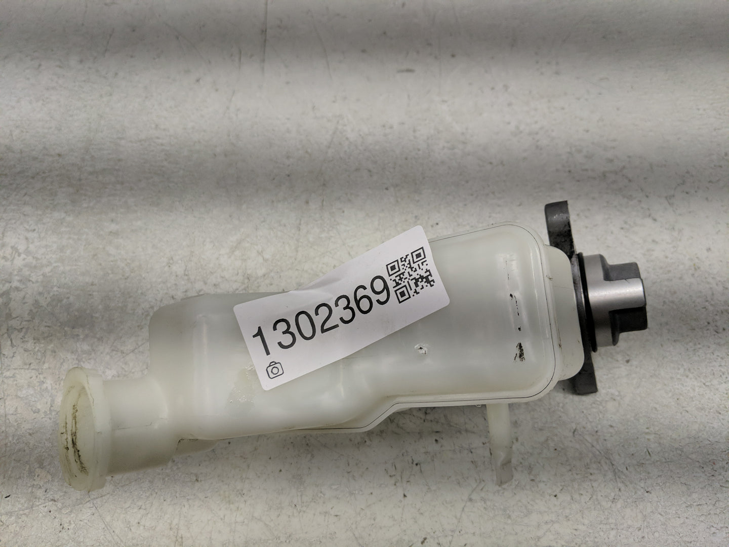 2015-2019 Hyundai Sonata Brake Master Cylinder 1302369 - Oemusedautoparts1.com