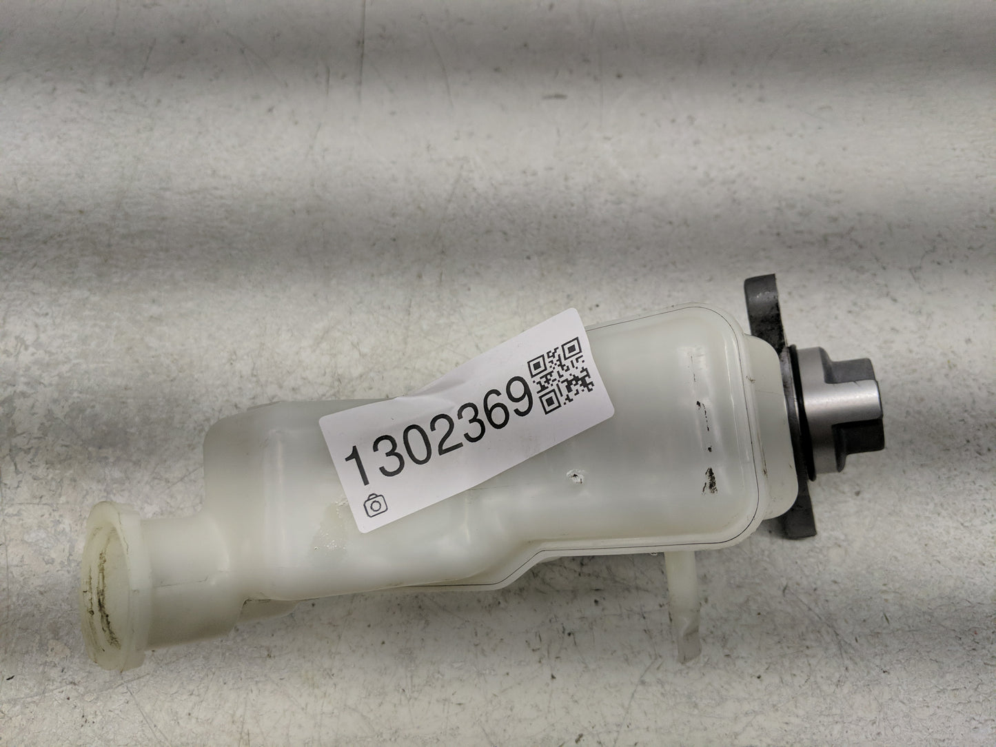 2015-2019 Hyundai Sonata Brake Master Cylinder 1302369 - Oemusedautoparts1.com