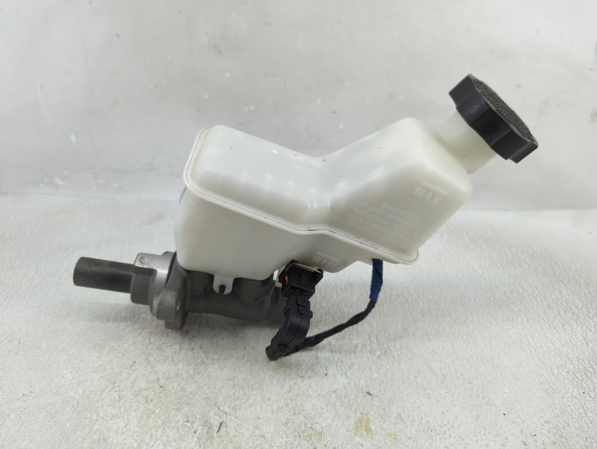 2015-2019 Hyundai Sonata Brake Master Cylinder 1312603 - Oemusedautoparts1.com